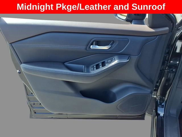 Used 2023 Nissan Rogue SV w/ SV Premium Package image 16
