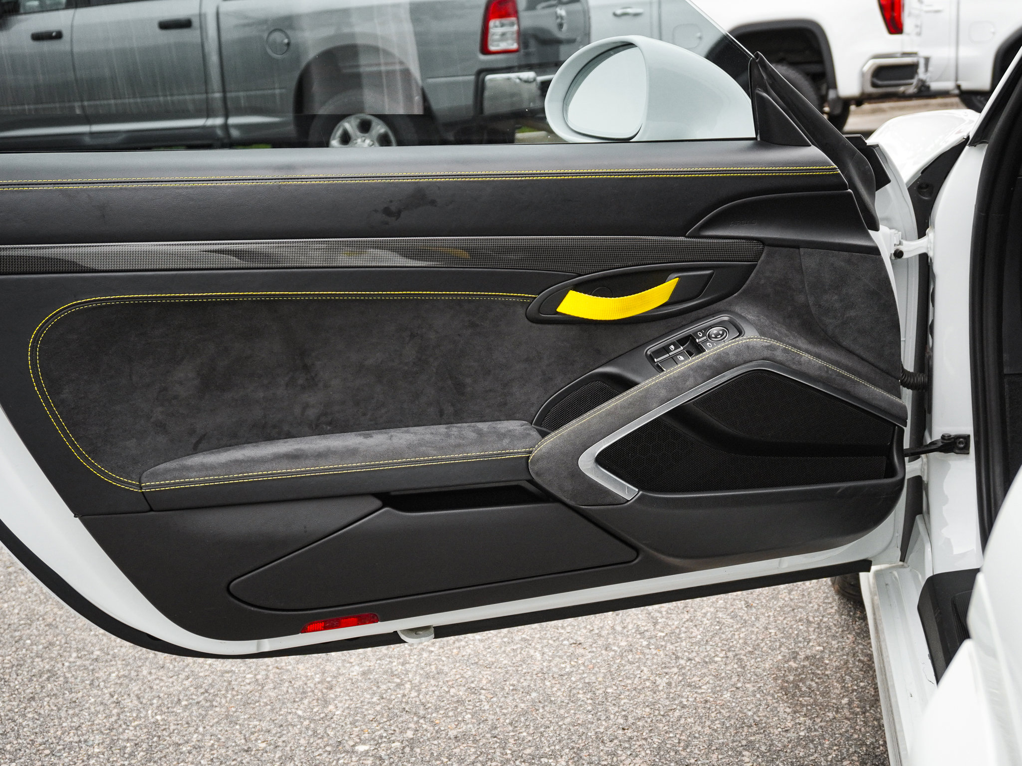 Used 2016 Porsche Cayman GT4 RWD image 17