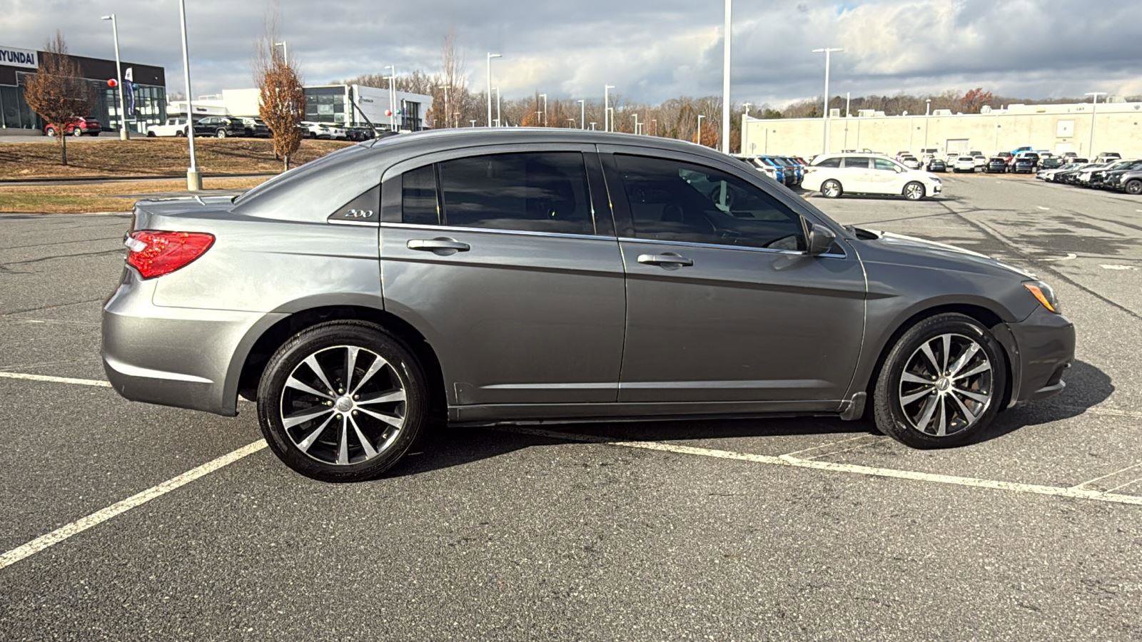 Used 2013 Chrysler 200 Limited w/ Sun/Sound Group image 5