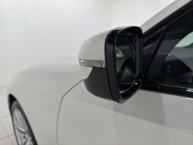 Certified 2023 BMW 330i xDrive Sedan w/ Driving Assistance Package image 9