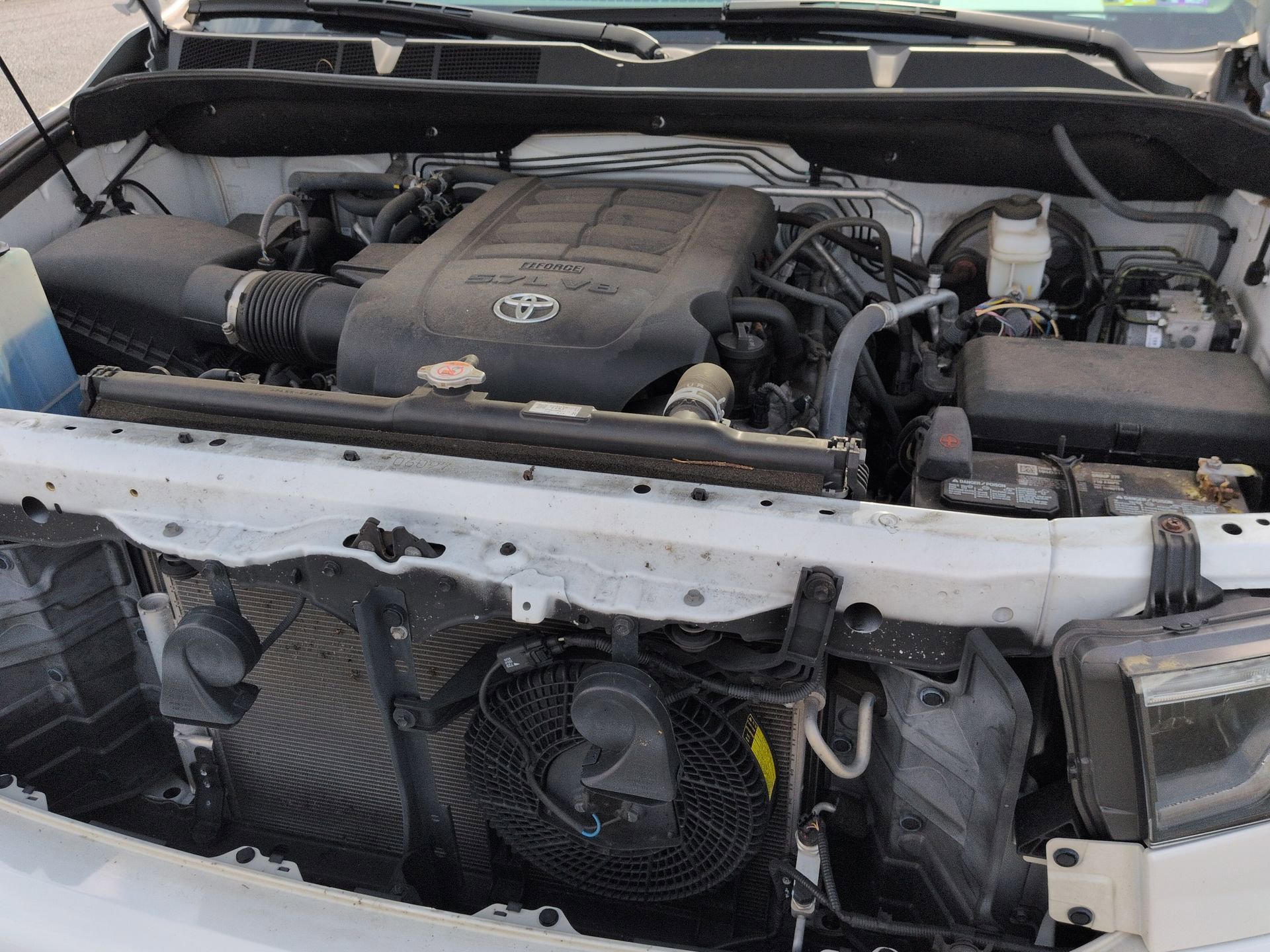 Used 2021 Toyota Sequoia Limited w/ Safety & Convenience Package image 31