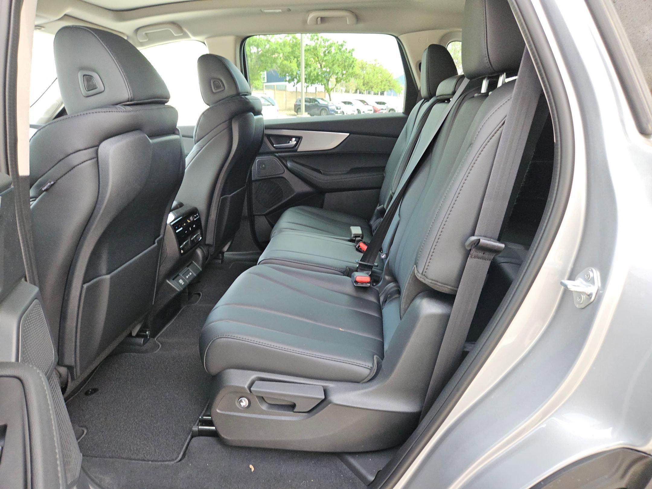 New 2026 Acura MDX SH-AWD image 15