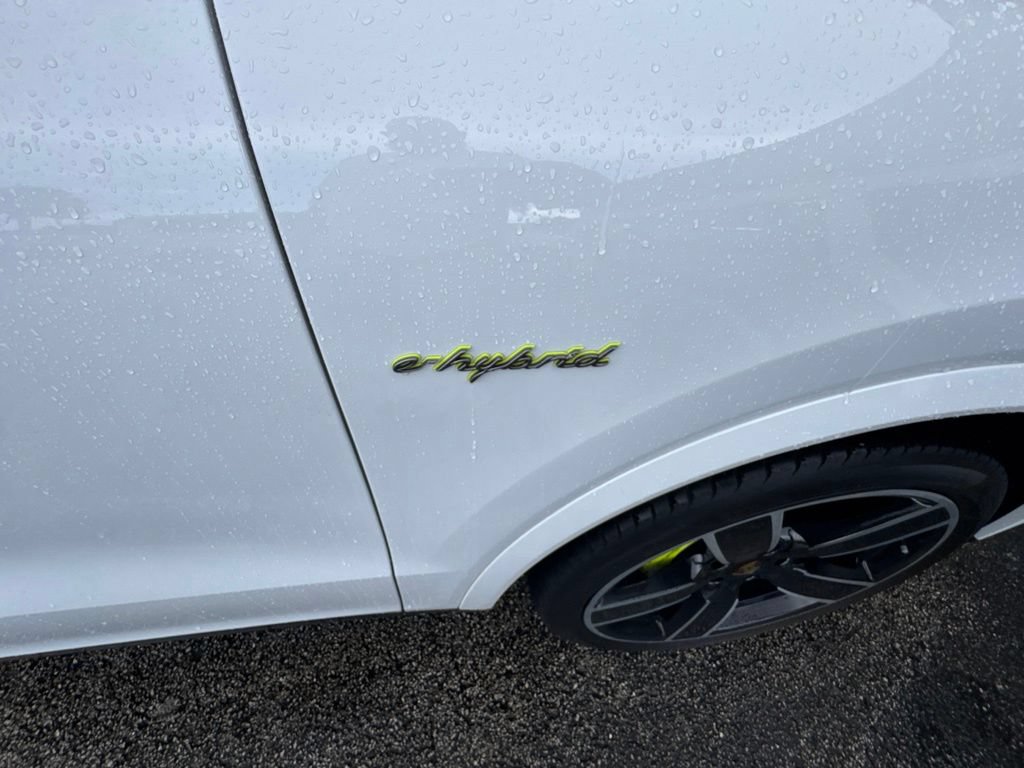 Used 2023 Porsche Cayenne Coupe AWD/4WD image 17