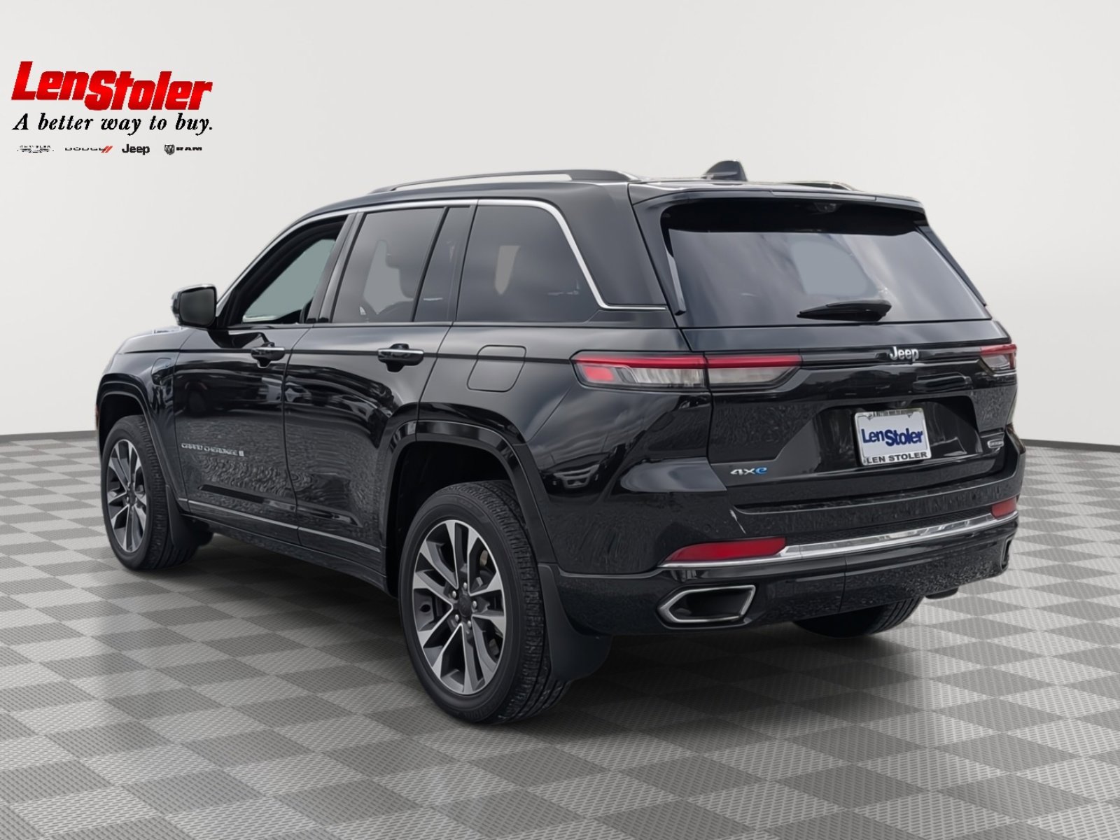 Used 2023 Jeep Grand Cherokee Overland w/ Advanced Protech Group III image 3