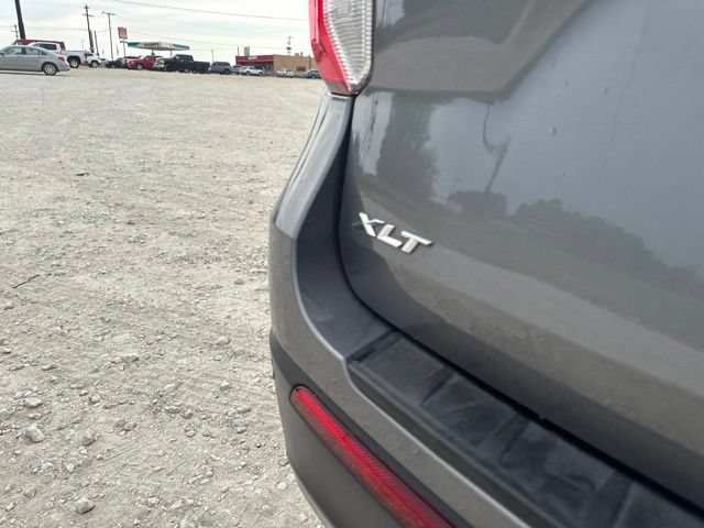 Used 2021 Ford Explorer XLT w/ Equipment Group 202A AWD/4WD image 10