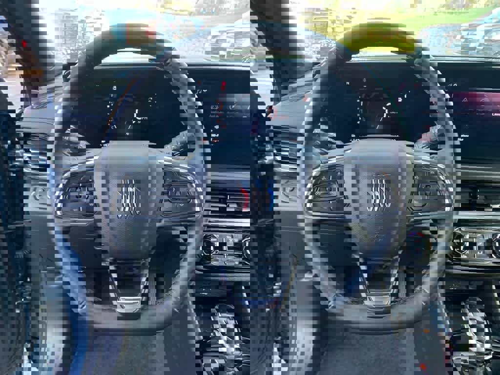 Used 2025 Buick Envista Sport Touring w/ Convenience I Package FWD image 14