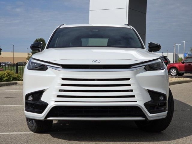 New 2025 Lexus TX 500h AWD image 3
