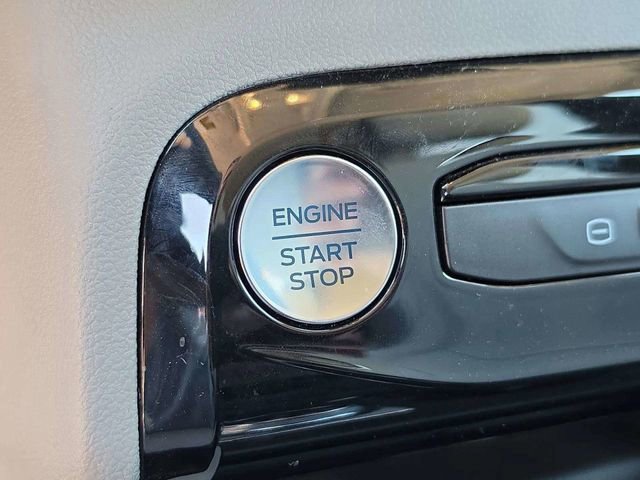 Used 2025 Ford Escape SE FWD image 40