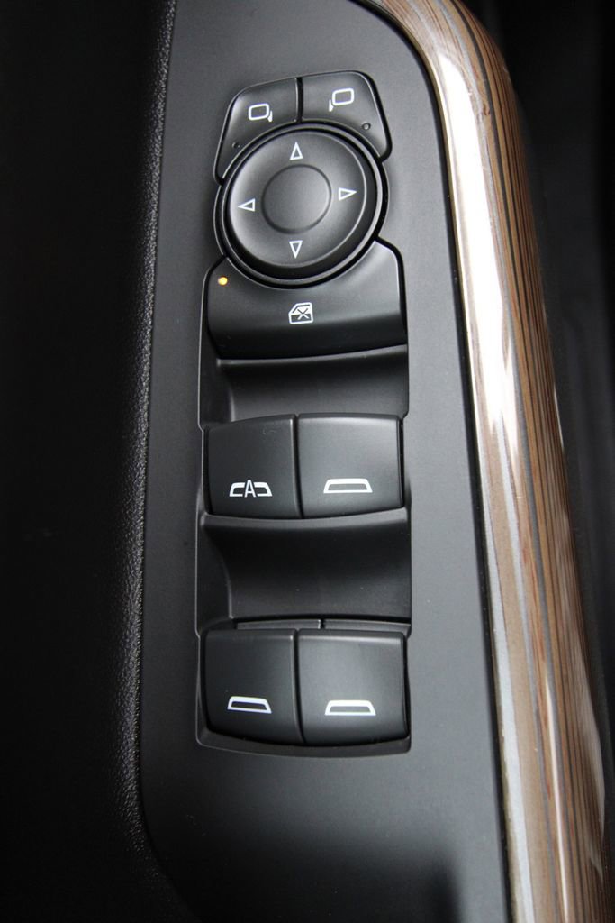 Used 2023 GMC Acadia SLE w/ Driver Convenience Package image 23