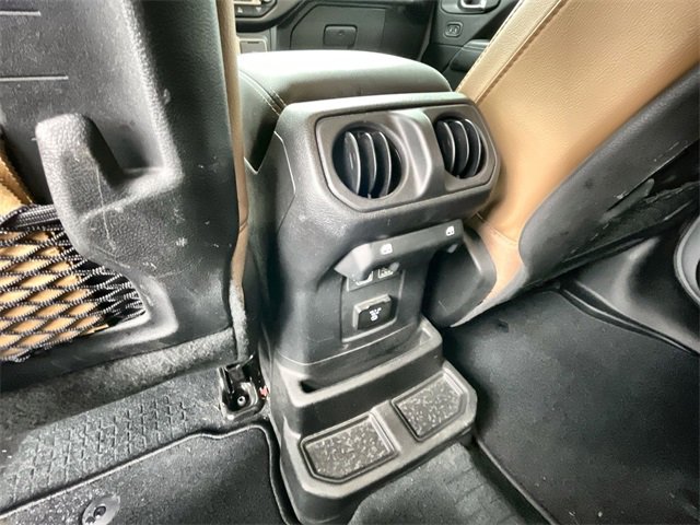 Used 2022 Jeep Wrangler Unlimited Rubicon w/ Cold Weather Group image 21