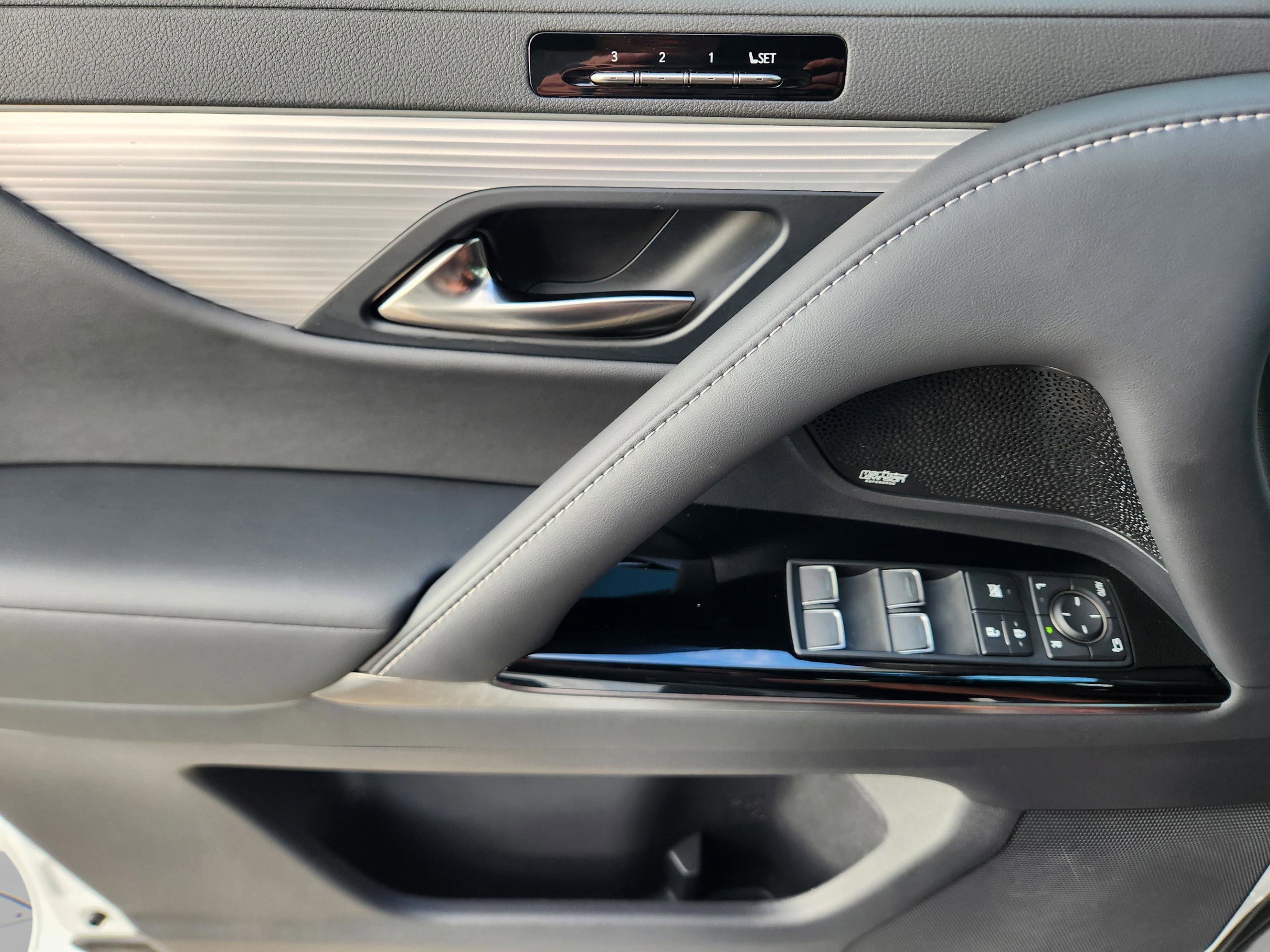 Used 2024 Lexus LX 600 F Sport AWD/4WD image 18