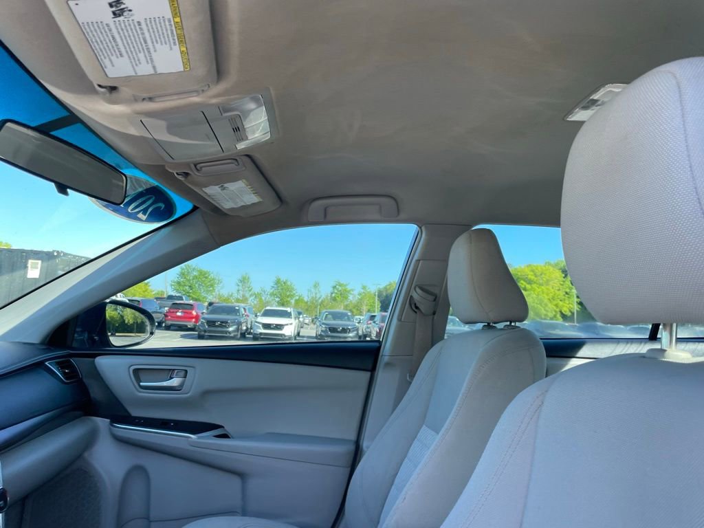 Used 2016 Toyota Camry LE image 27