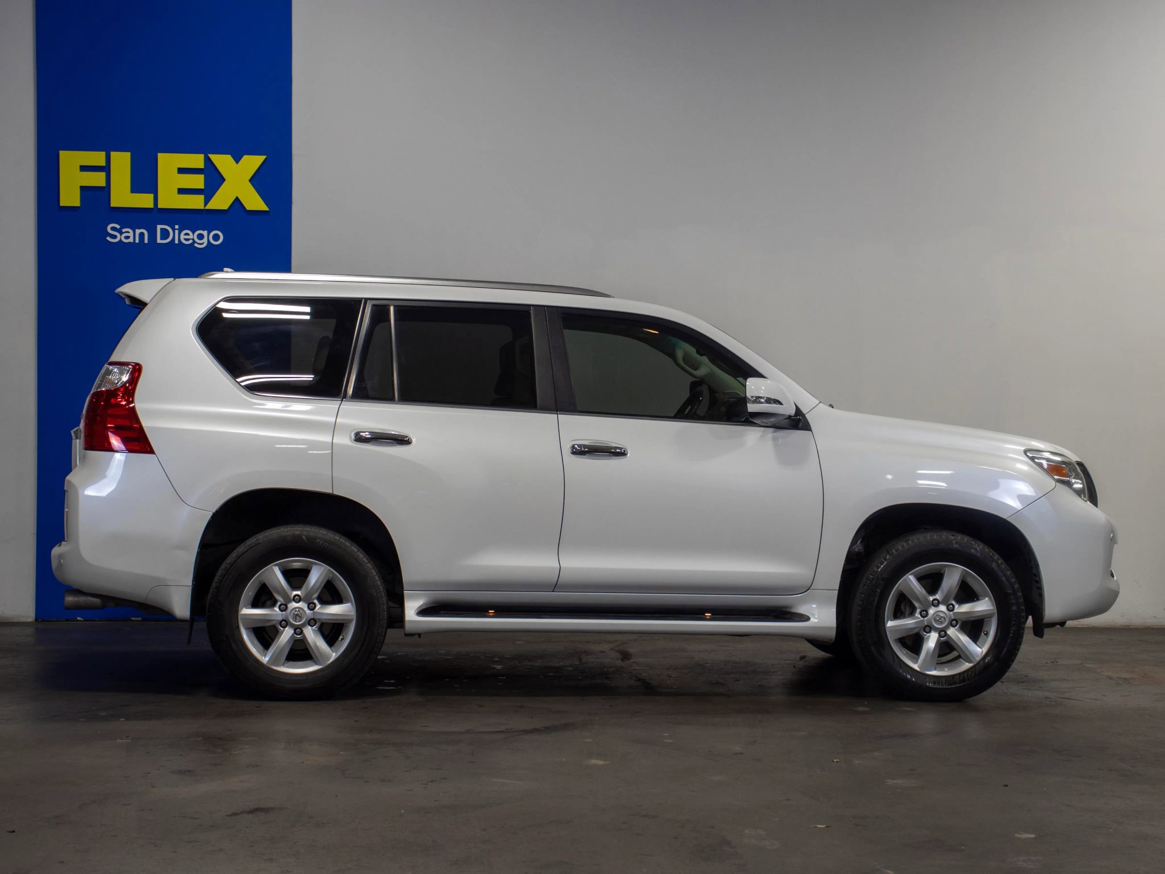 Used 2011 Lexus GX 460 image 6