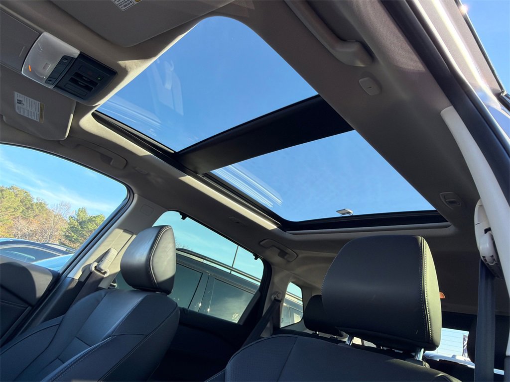 Used 2025 Nissan Rogue Platinum w/ Platinum Premium Package image 33