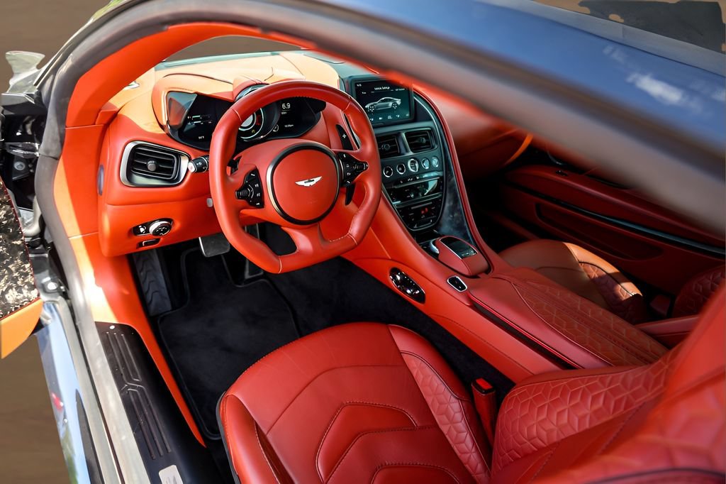 Used 2019 Aston Martin DBS Superleggera RWD image 10