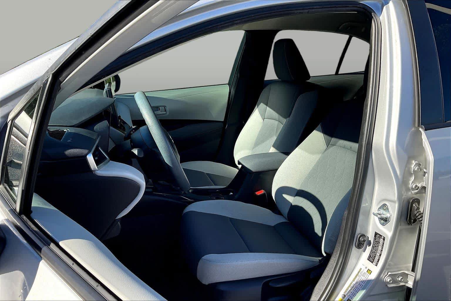 Used 2023 Toyota Corolla LE w/ LE Convenience Package FWD image 8