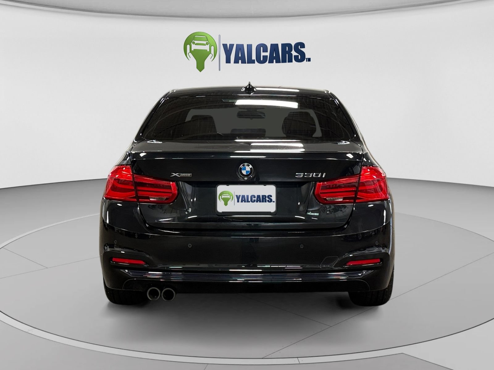 Used 2017 BMW 330i xDrive Sedan w/ Premium Package AWD/4WD image 4
