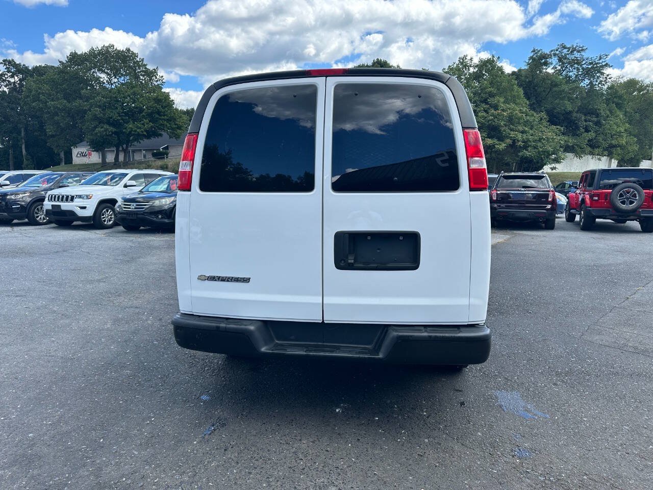 Used 2021 Chevrolet Express 3500 LS RWD image 10