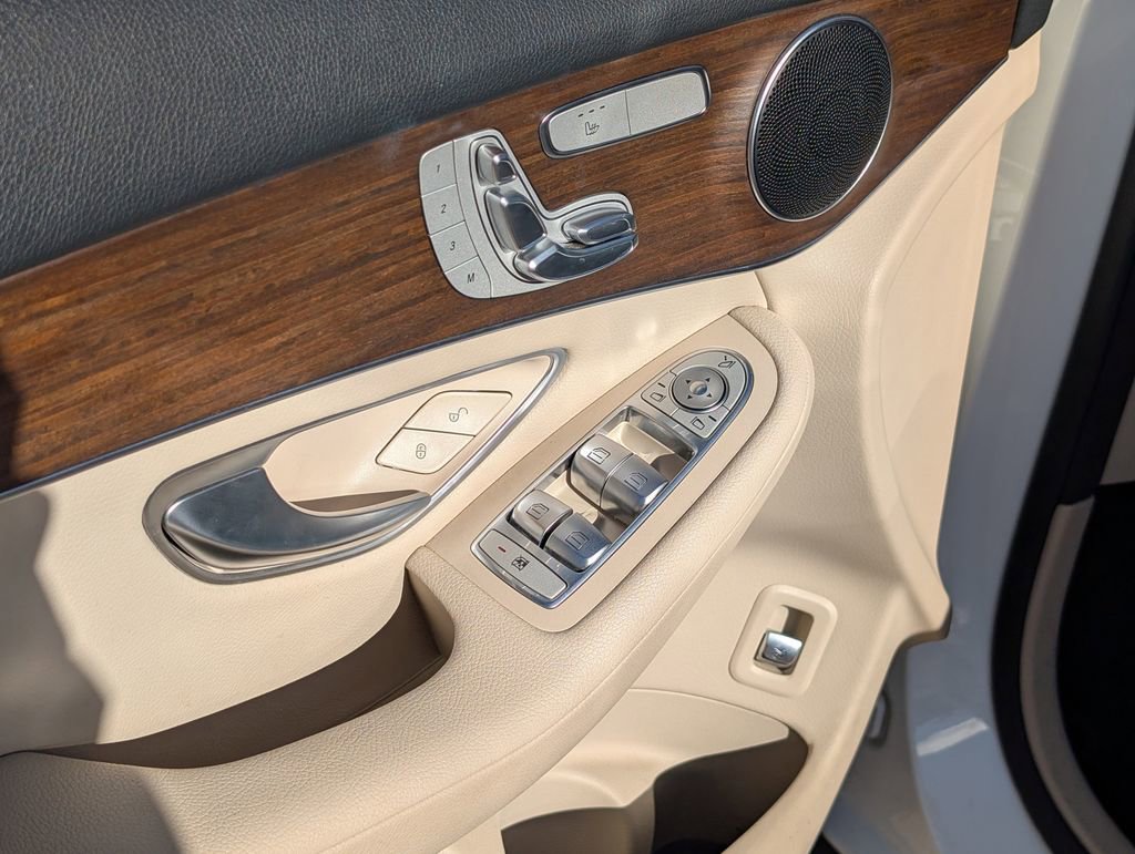 Certified 2021 Mercedes-Benz GLC 300 4MATIC image 24