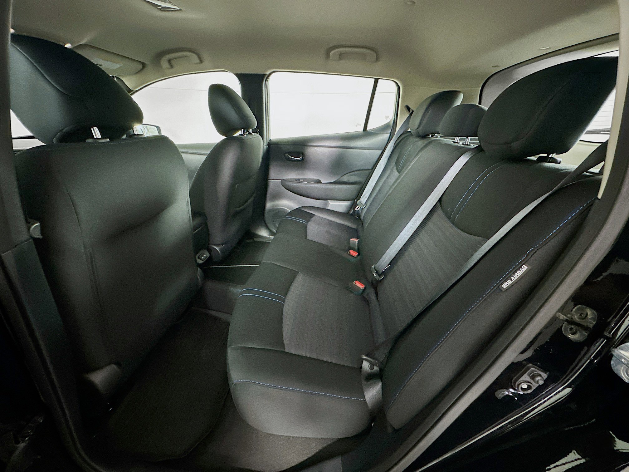 Used 2024 Nissan Leaf S image 26