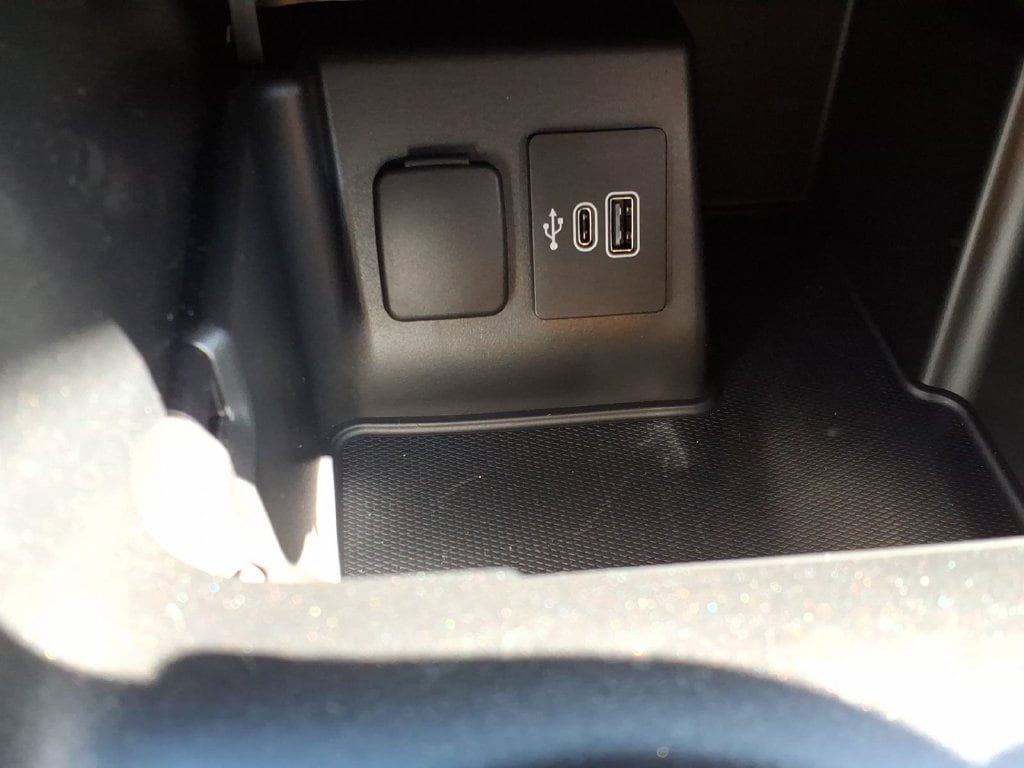 Used 2025 Ford Explorer Active AWD/4WD image 27