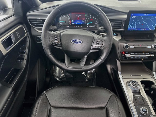 Used 2020 Ford Explorer XLT w/ Equipment Group 202A AWD/4WD image 26