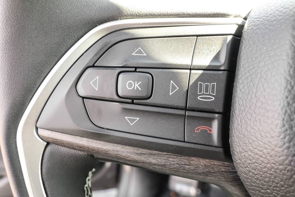 Used 2025 Jeep Grand Cherokee Limited image 21