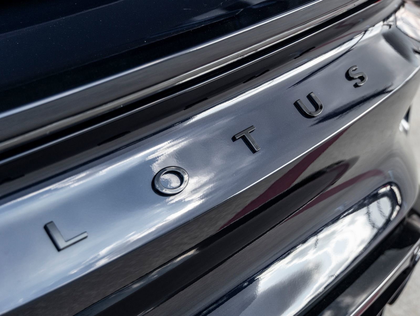 Used 2024 Lotus Emira First Edition image 12