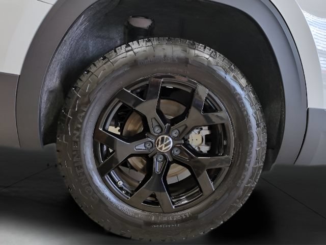 Used 2025 Volkswagen Atlas Peak Edition SE AWD/4WD image 30