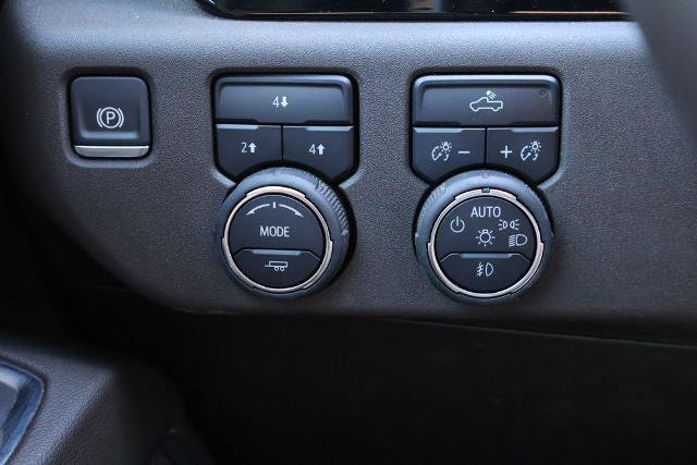 Used 2025 Chevrolet Silverado 3500 LT AWD/4WD image 29