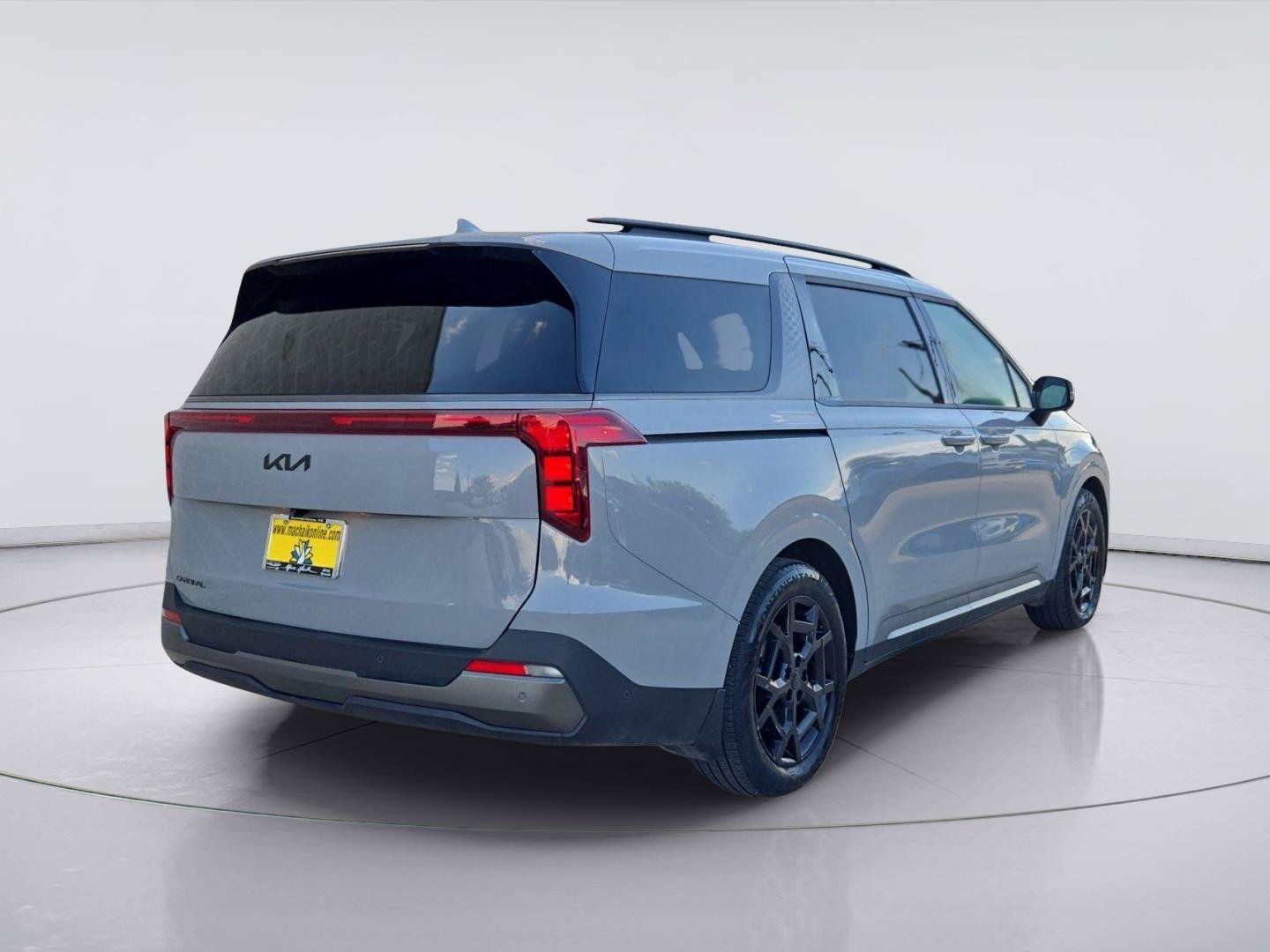 Used 2025 Kia Carnival SX w/ SX Dark Edition Package FWD image 5