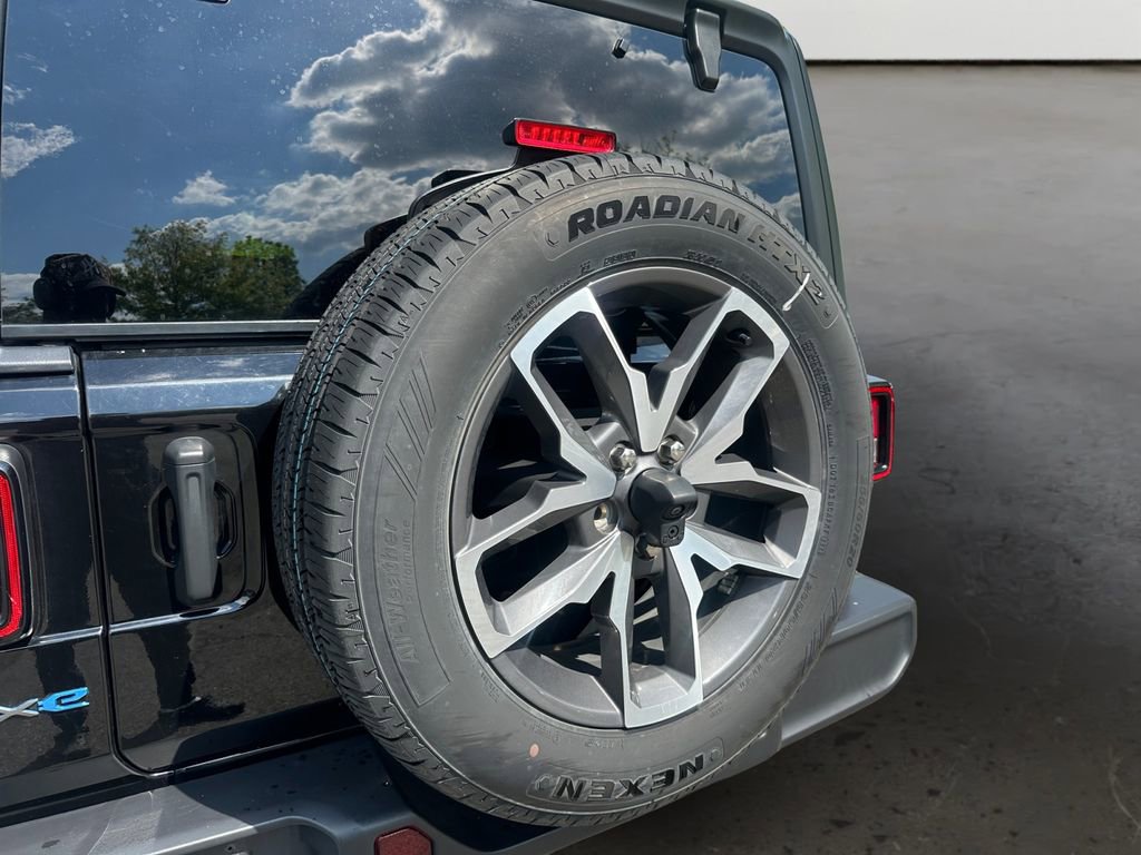 Used 2024 Jeep Wrangler Unlimited AWD/4WD image 30