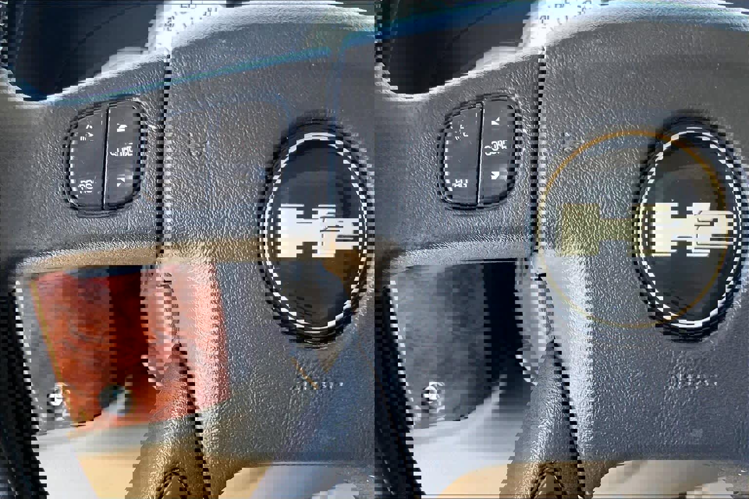 Used 2004 HUMMER H2 w/ Preferred Equipment Group image 19