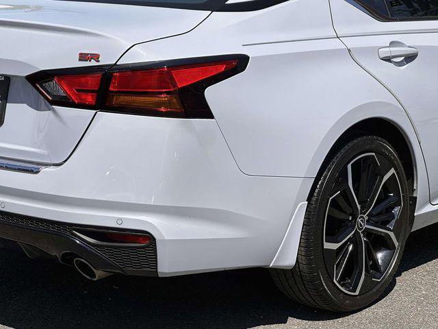 Used 2023 Nissan Altima 2.5 SR w/ SR Premium Package FWD image 11