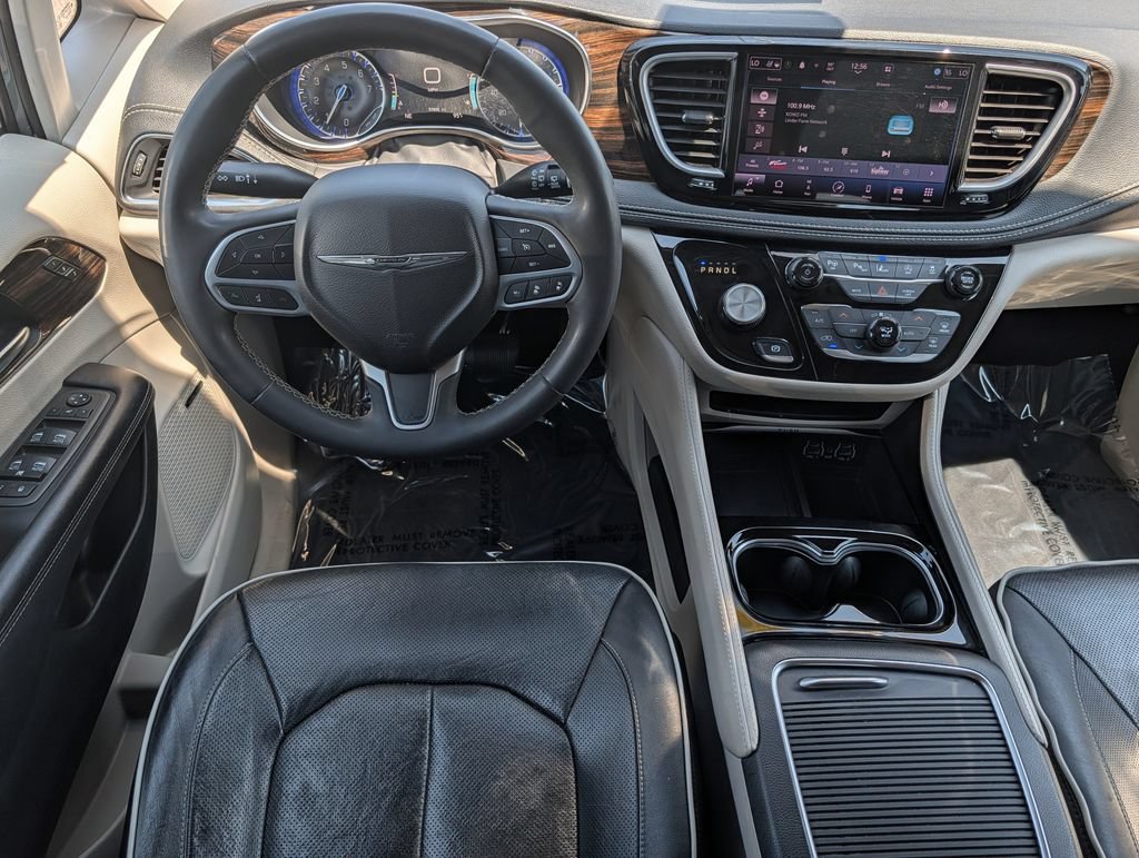 Used 2022 Chrysler Pacifica Limited FWD image 17