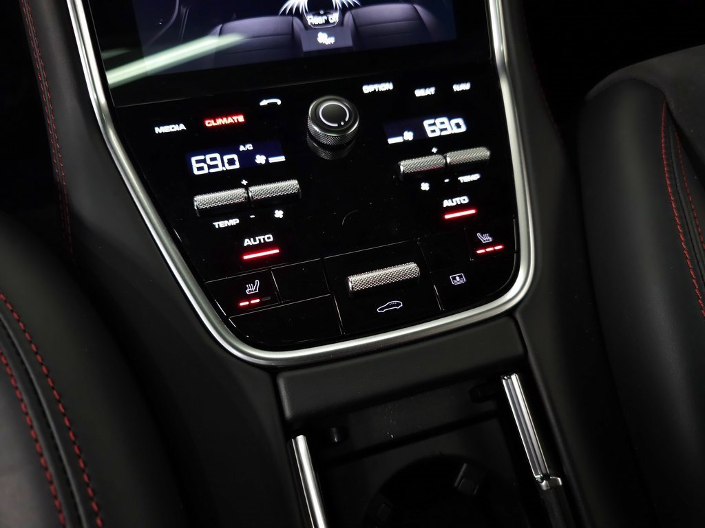 Used 2020 Porsche Panamera GTS image 36