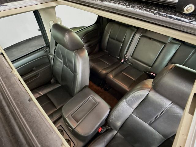 Used 2013 Chevrolet Avalanche LT w/ Suspension Package, Off-Road image 21