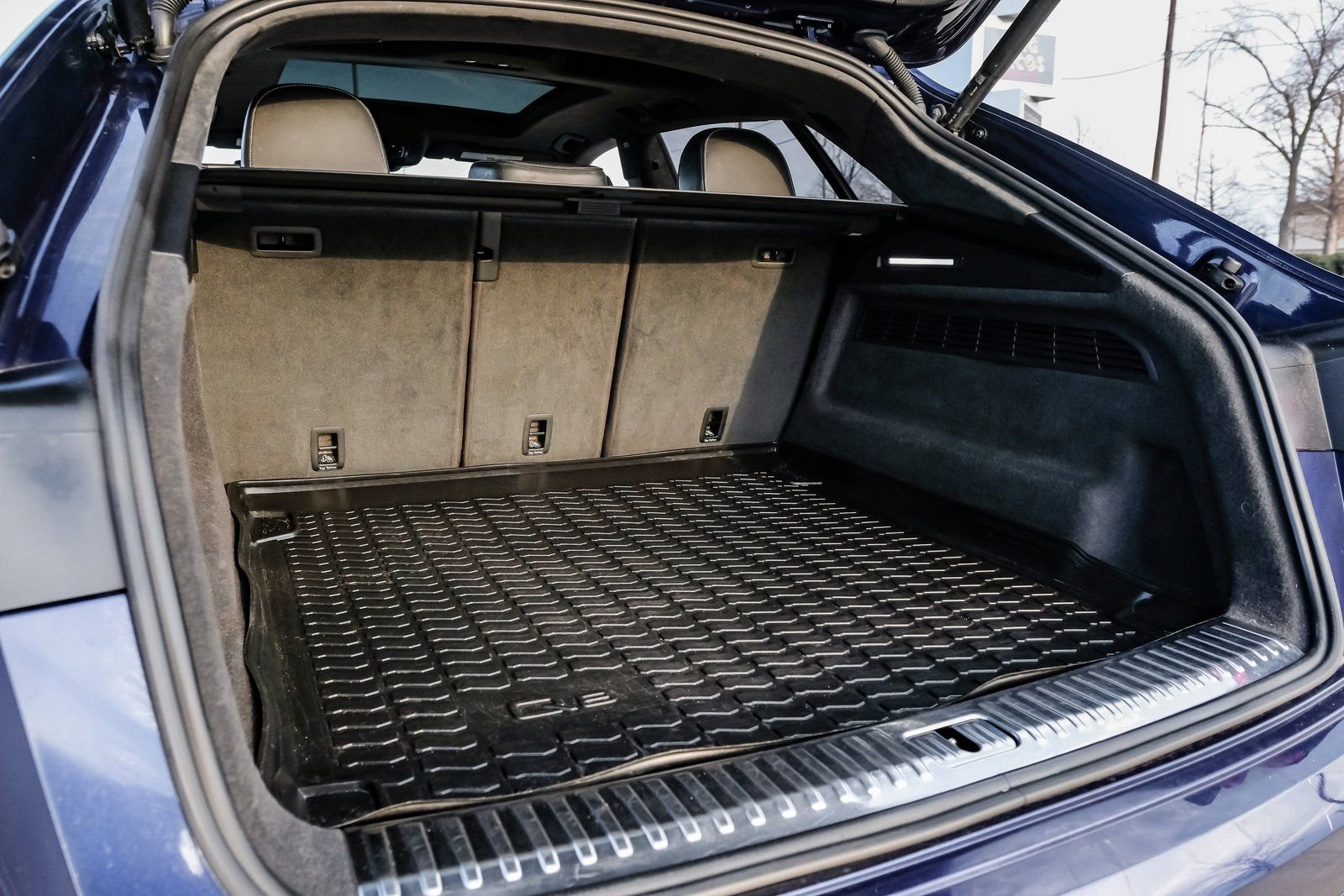 Used 2022 Audi RS Q8 4.0T image 68