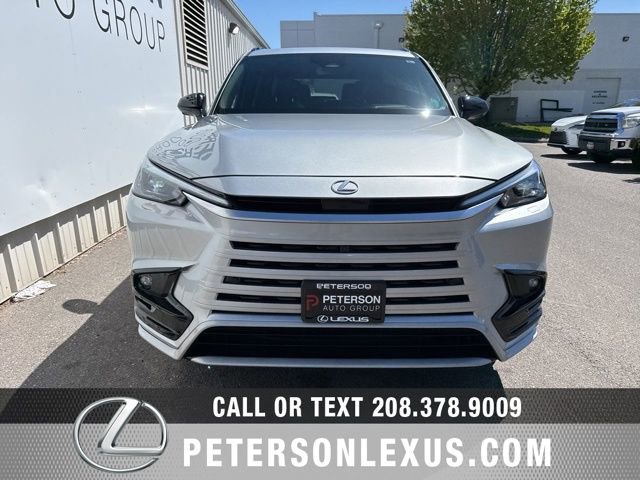 Used 2025 Lexus TX 500h AWD w/ Technology Package image 9