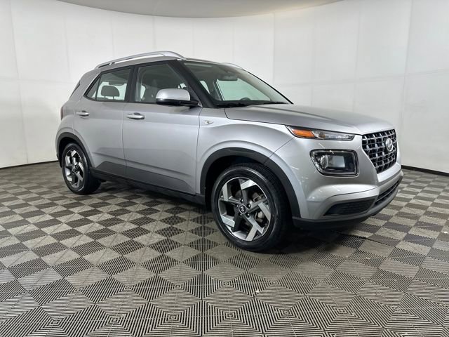 Certified 2023 Hyundai Venue SEL image 2