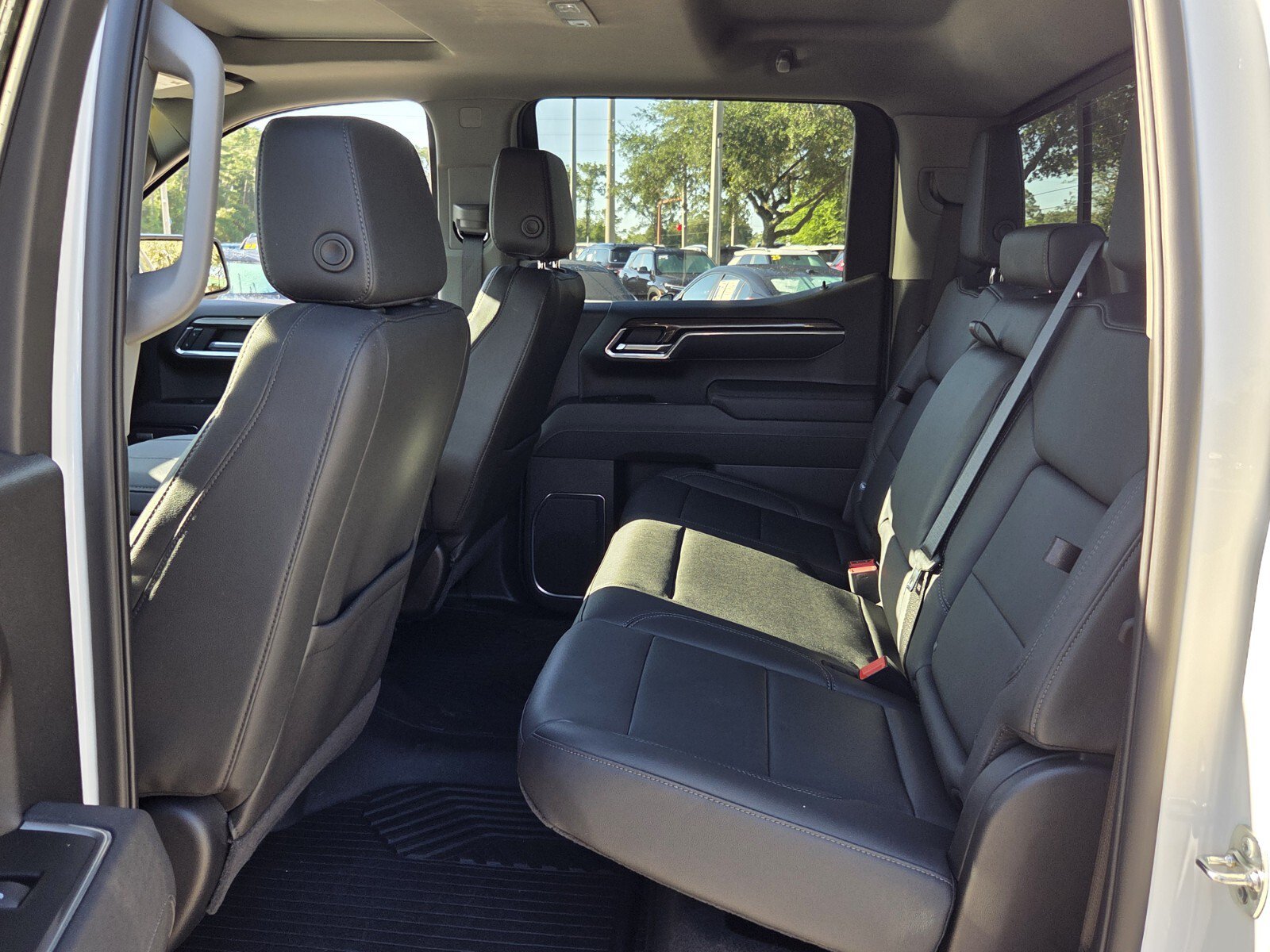 Used 2026 Chevrolet Silverado 1500 LT Trail Boss w/ LT Trail Boss Premium Package AWD/4WD image 13