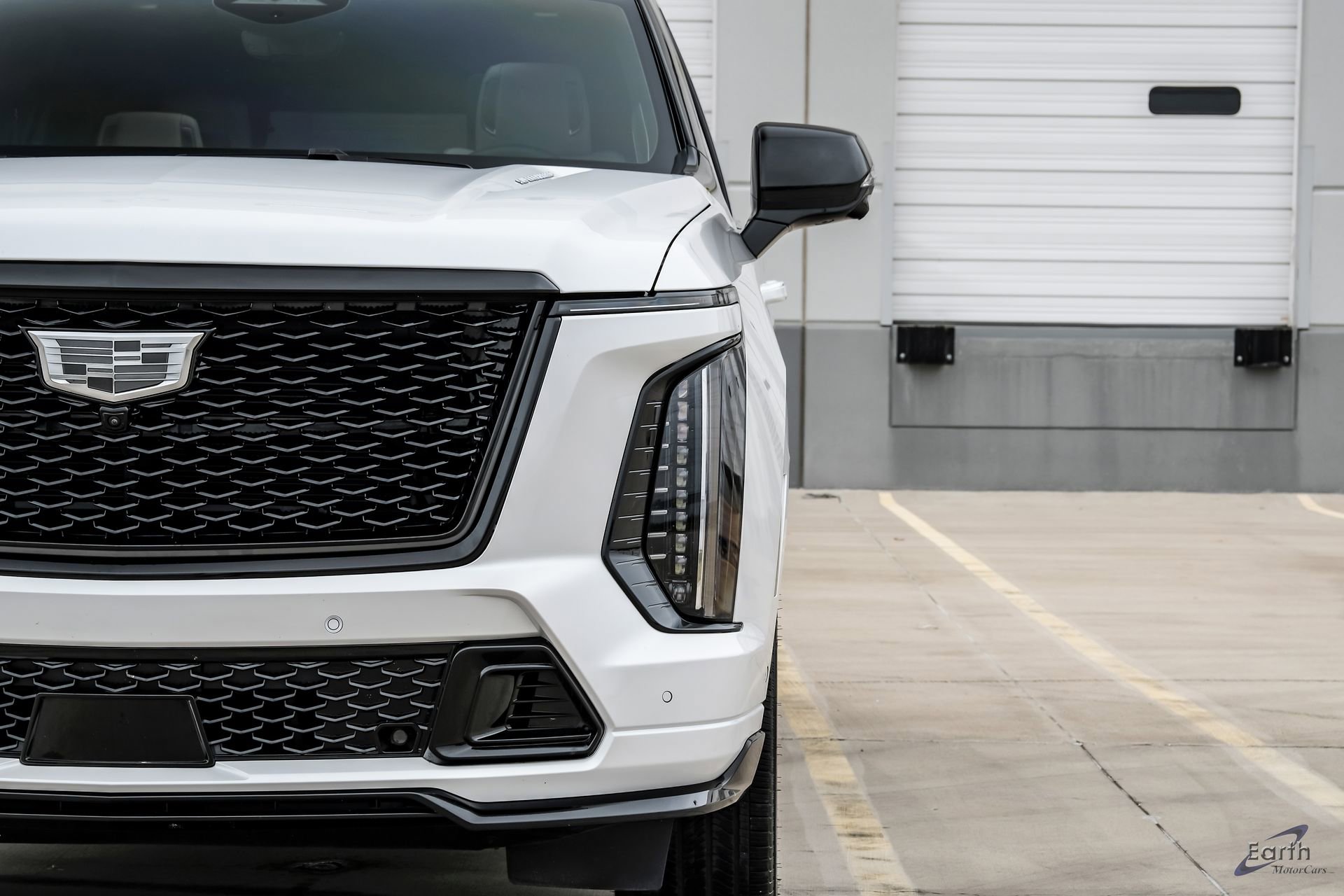 Used 2025 Cadillac Escalade V w/ LPO, ONYX Package AWD/4WD image 32
