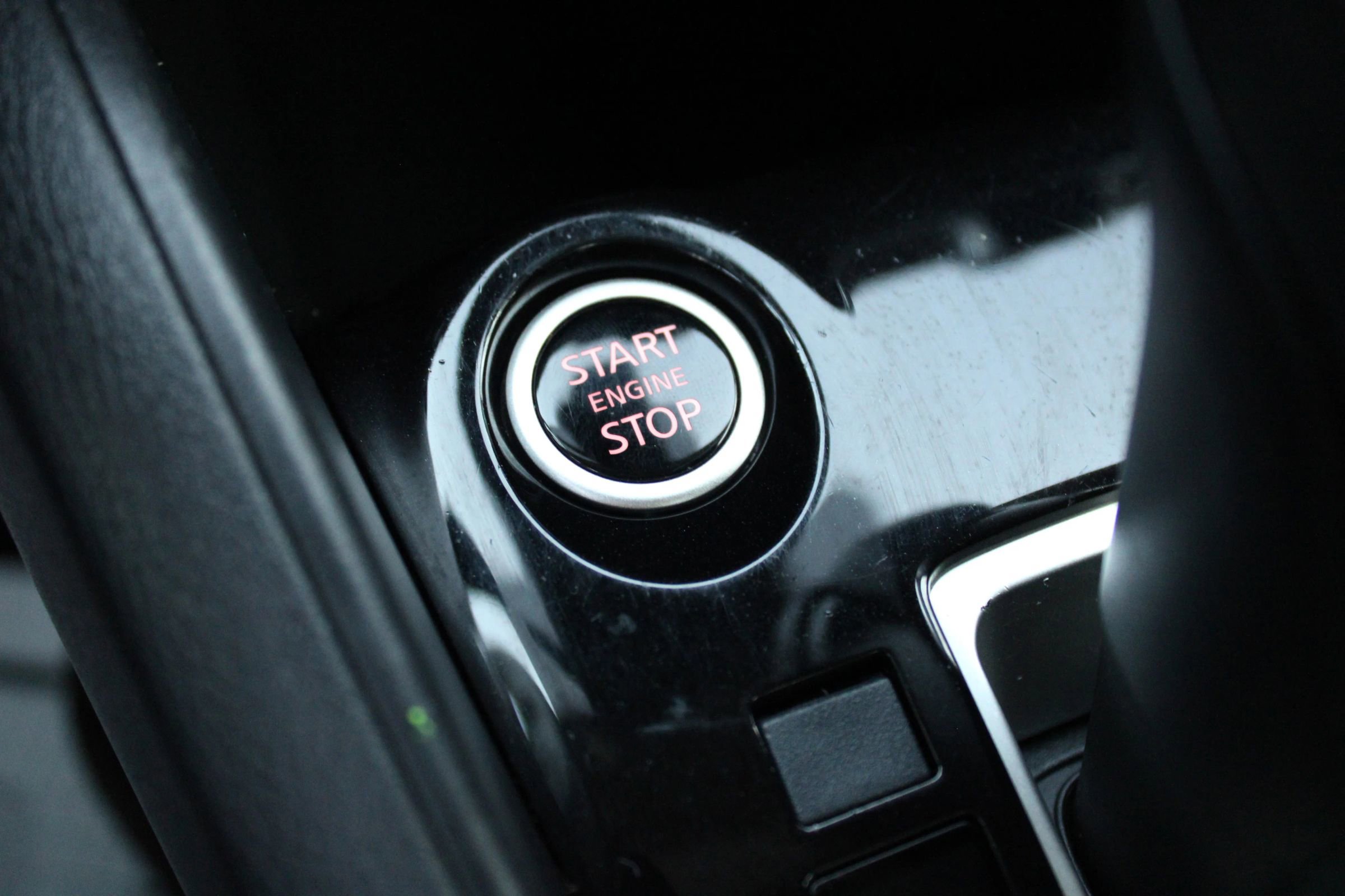 Used 2022 Nissan Versa SV image 18