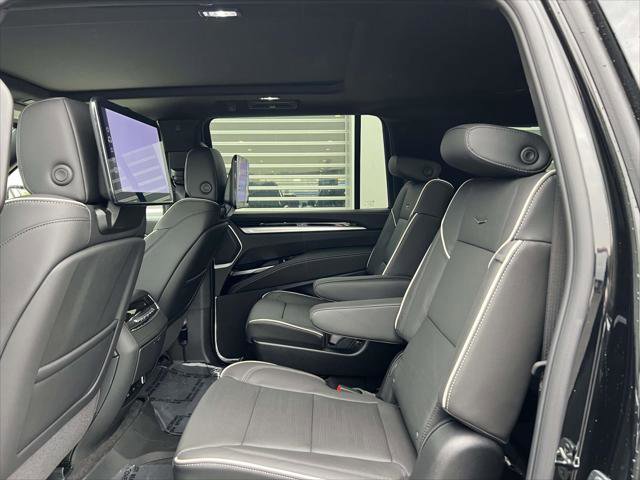 Used 2026 Cadillac Escalade ESV Sport w/ LPO, ONYX Package AWD/4WD image 15
