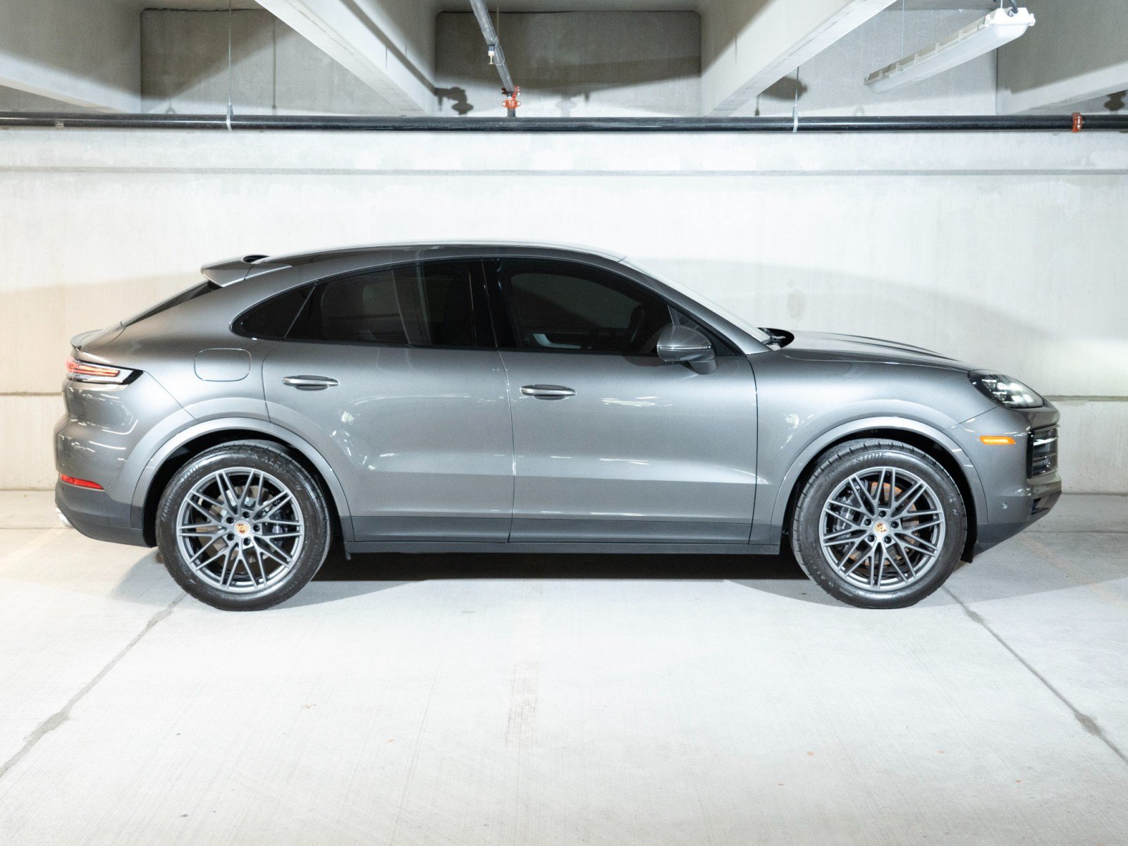 Certified 2024 Porsche Cayenne GTS AWD/4WD image 9