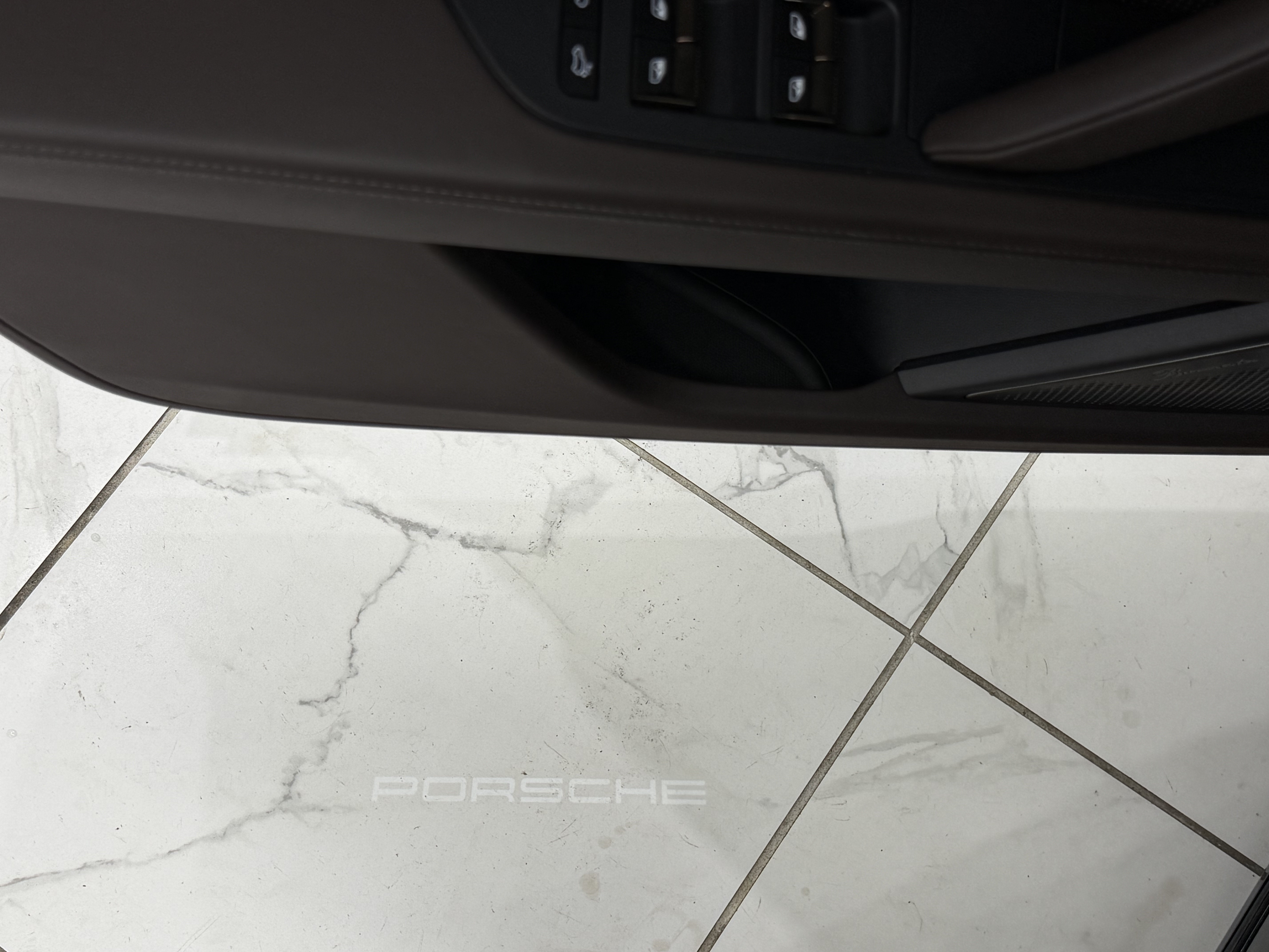 New 2026 Porsche Cayenne Turbo Electric AWD/4WD image 31