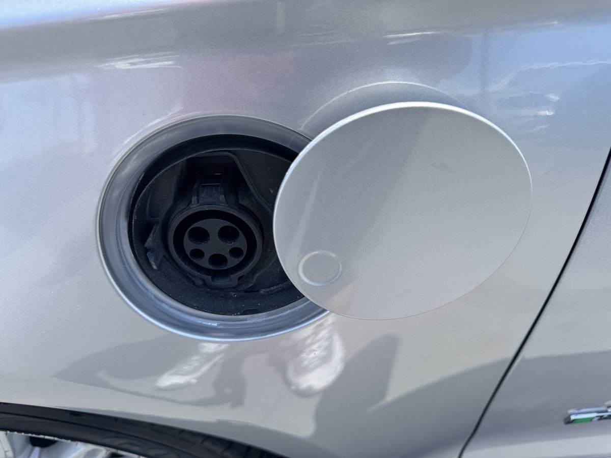 Used 2014 Ford Fusion Energi SE FWD image 18