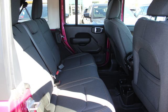 Used 2024 Jeep Wrangler Willys image 32