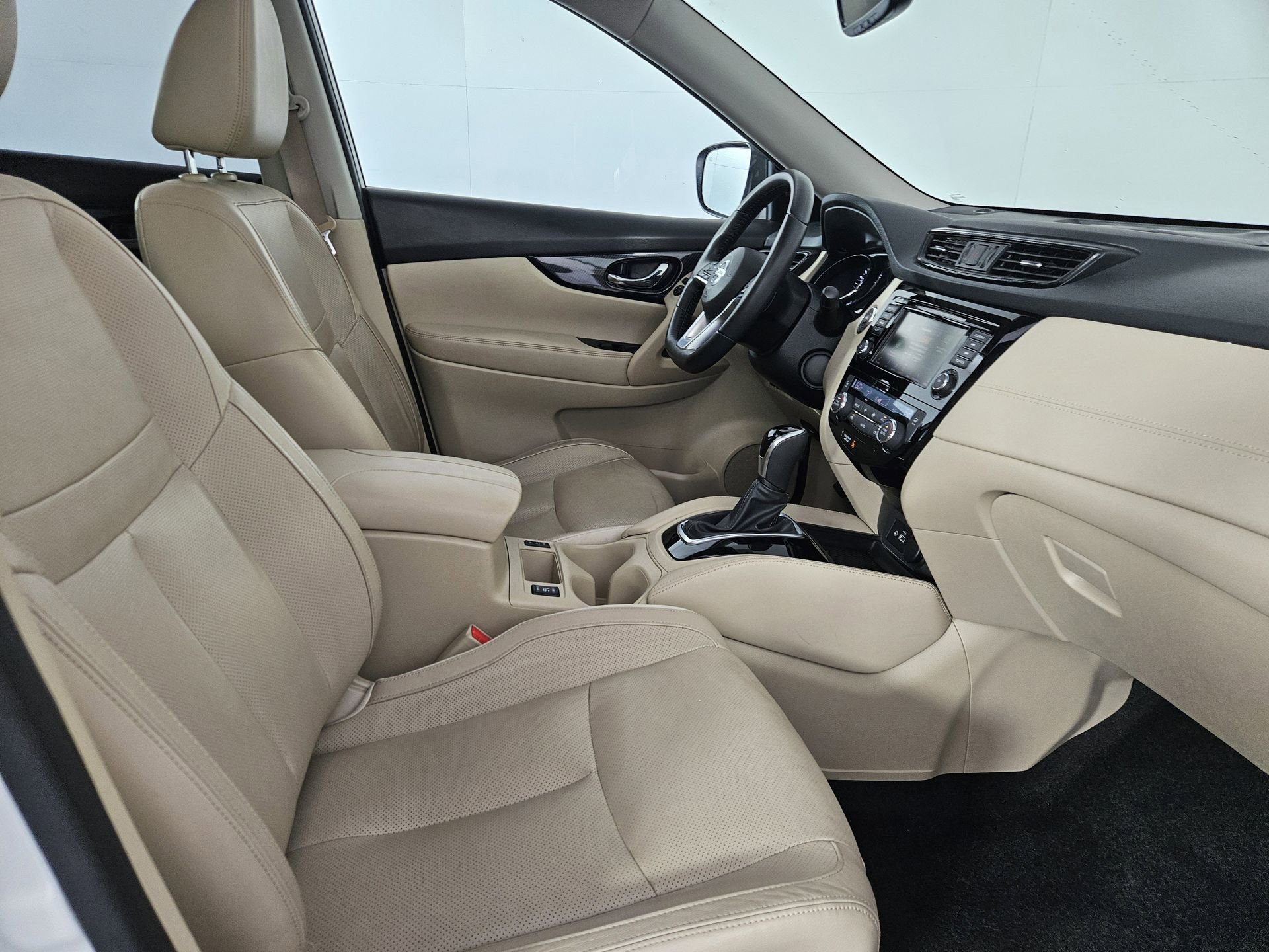 Used 2018 Nissan Rogue SL w/ Premium Package AWD/4WD image 43