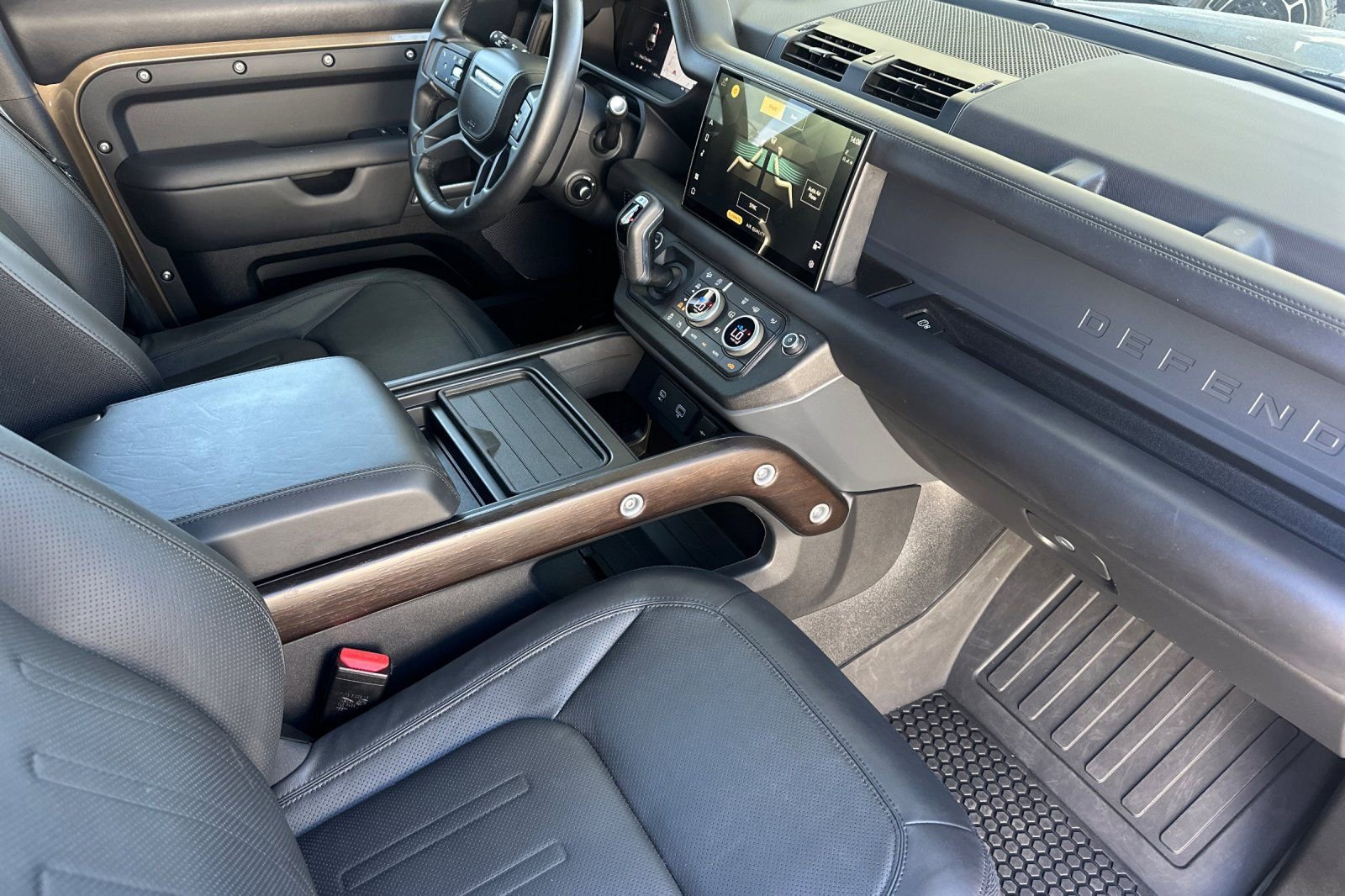 Used 2024 Land Rover Defender 110 X AWD/4WD image 18